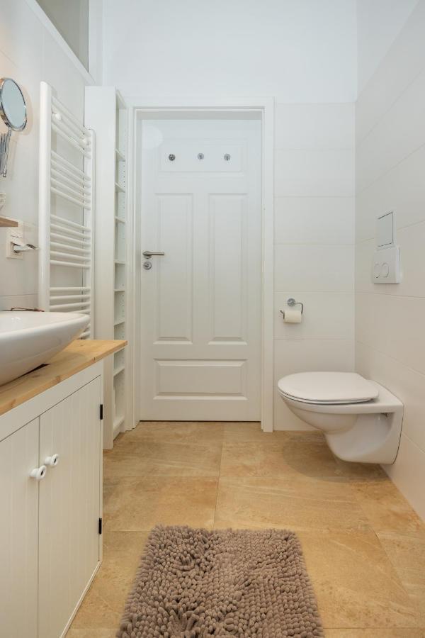 Delightful 1 Bedroom Near Schoenbrunn And Westbahnhof With Big Porch Vienna Luaran gambar